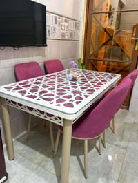 ميز طعام • جديد
