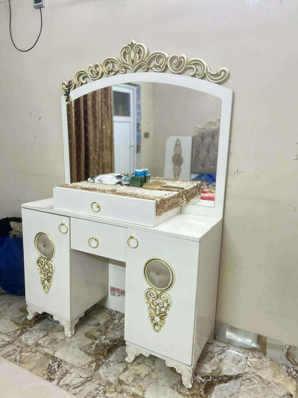 معرض عياض ويوسف غرفه نوم سبع قطع سعره 500 ويشد وين نقل؟》***********》 كركوك, العراق
