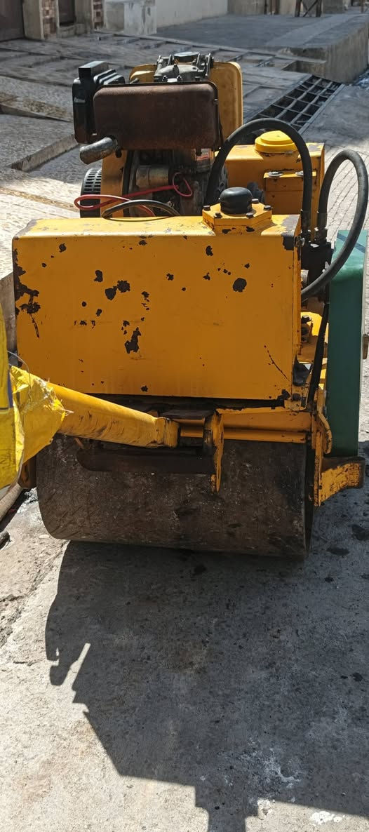 للبيع حادله يدوية هزاز جاهزة على الشغل مكان الموصل السعر ١٥ /***********
