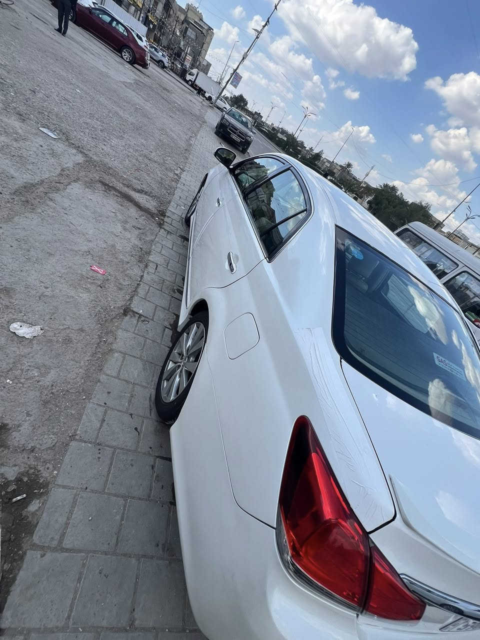 افلون موديل 11 خليجي فول بغداد بسمي كير مكينه تبريد حداديه تخم تاير شرط سياره بدون حادث بدون ضربه بيها كم قطعه صبغ اثر تخريب سياره فول بجم كبس الي تعجبه يتصل ع رقم ويدلل مكانها بغداد البنوك 
*********** 
سعر 155 بيها مجال
