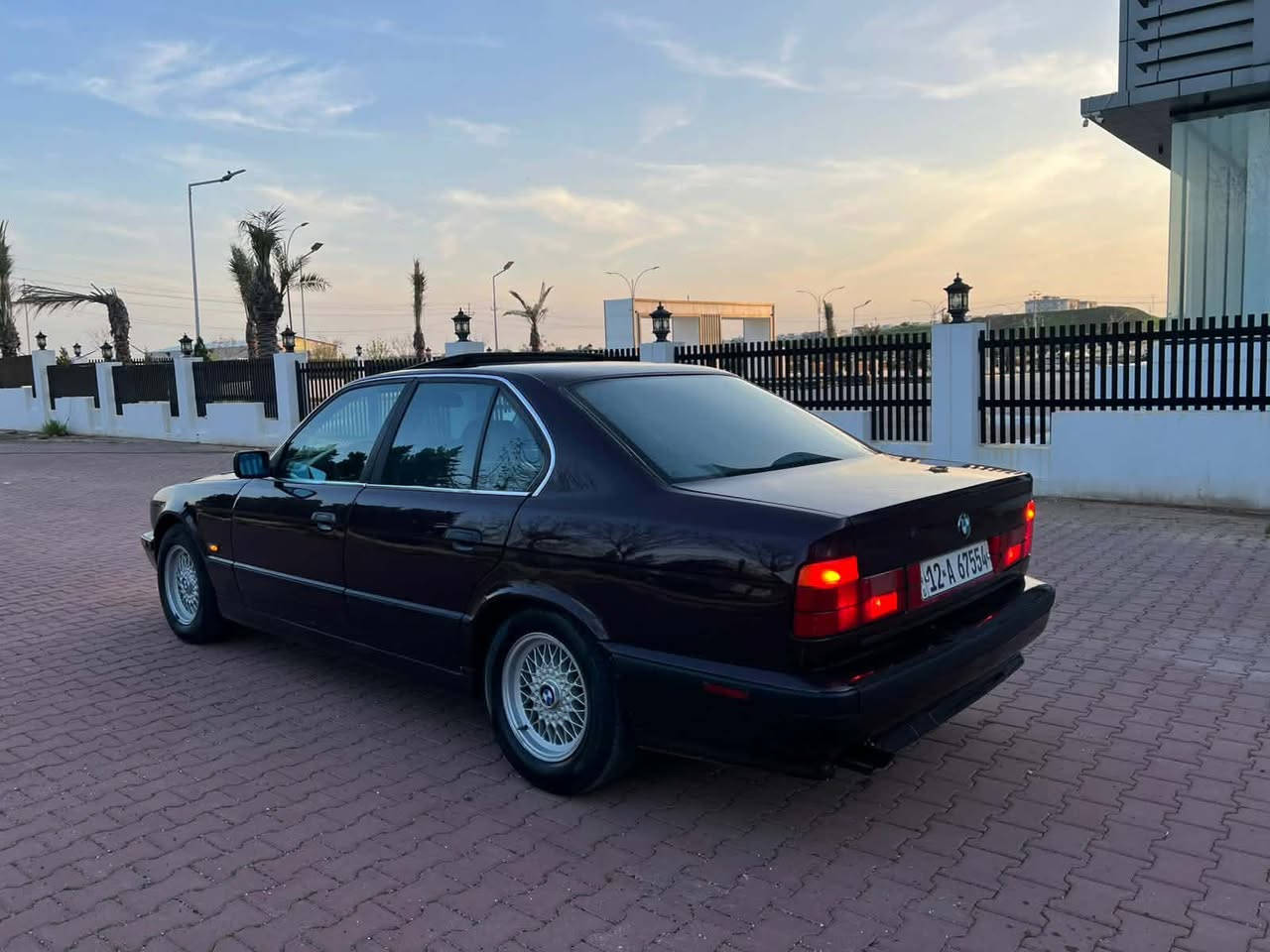 بي ام 525توماتيك محرك مسكر فانوس موديل 1992صبغ عام جماليه شرط التحويل السعر 77مكان السياره دهوك عقره (***********)
