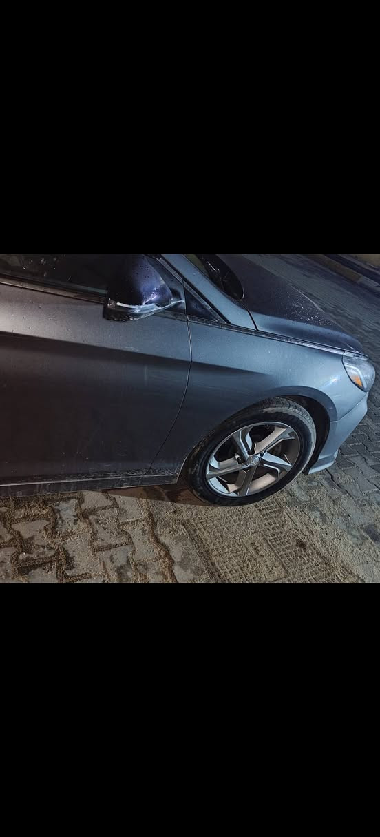 من رخصة الادمن المحترم😊🤍
السلام عليكم ورحمة الله 
عندي تخم ويالة سوناتا حجم 17 للبيع ويل انيق ومرتب جدا ويرهم على كومة سيارات، ويوجد توصل لكل العراق 
طبعا عنواني بصرة 
والسعر 285 الف دينار  
للتواصل واتساب *********** او عالتعليقات وانا خادم 🤍
