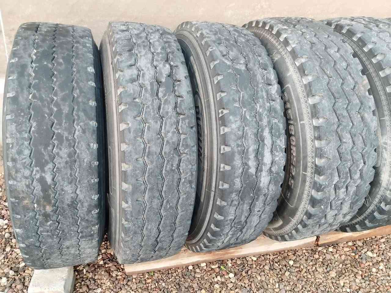 سلام عليكم تايرات للبيع مع ويالتهن الاماني مكان البصره رقم *********** سعر ١٠وراق  بيهن مجال
