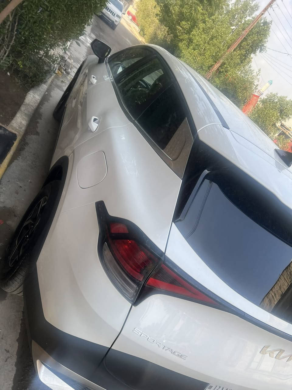 السلام عليكم
سبورتج  مديل 2024 وارد امريكي للبيع
بدون ارقام 
ماشية 14 جديدة علة وضع الشركة
صور الحادث داخل المنشور 
فقط جاملغ امامي مبدل 
والسونر داخل المنشور
السعر 175
مكاني بغداد البلديات 
***********
