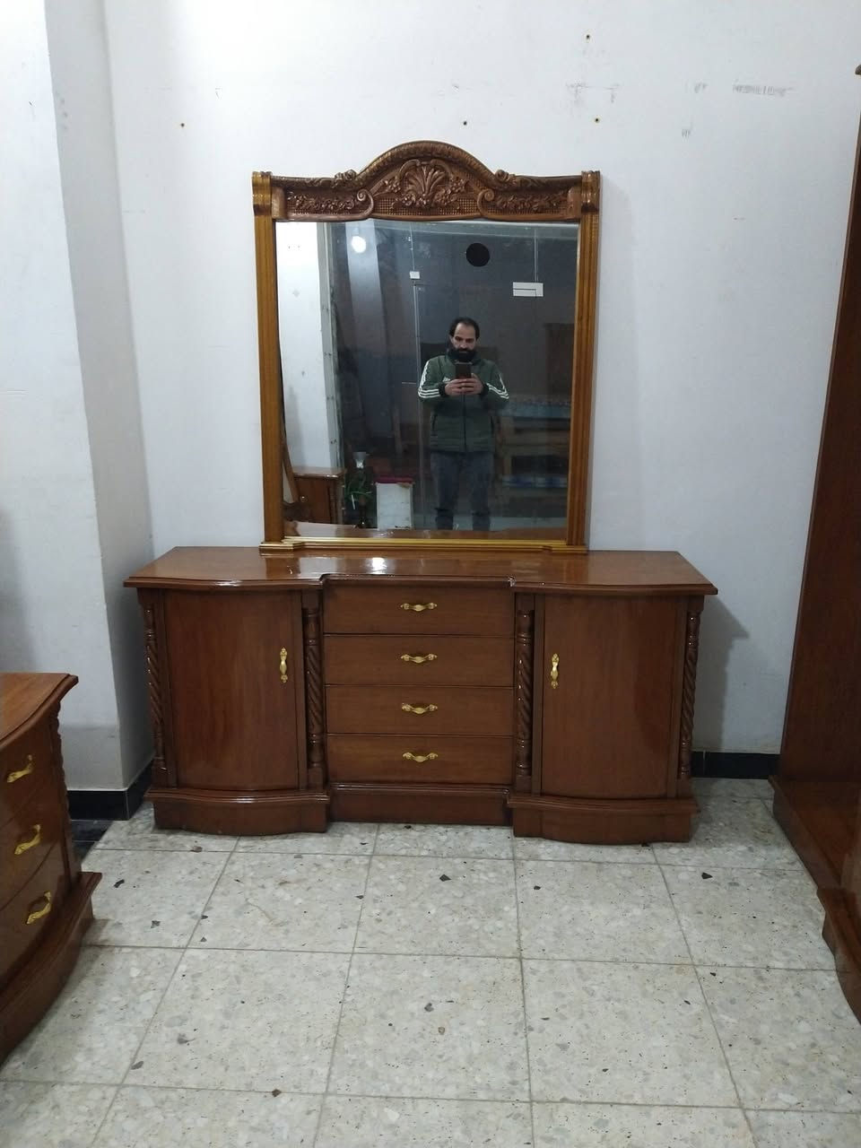 غرفه 6 باب ملحق صاج داخل وخارج ضهر جرجوبه شغل درجه اولى مستعمل موديل دنك زان الوي نفخ بغداد الأمين الثانية ***********
