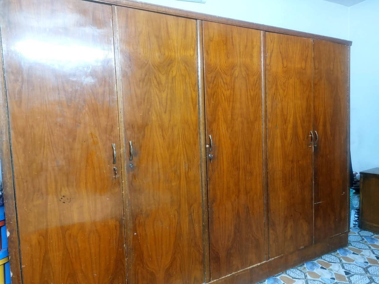 غرفه نوم مستعمله نظيفه صاج 
٤٠٠ .   بغداد حي القاهرة 
***********
