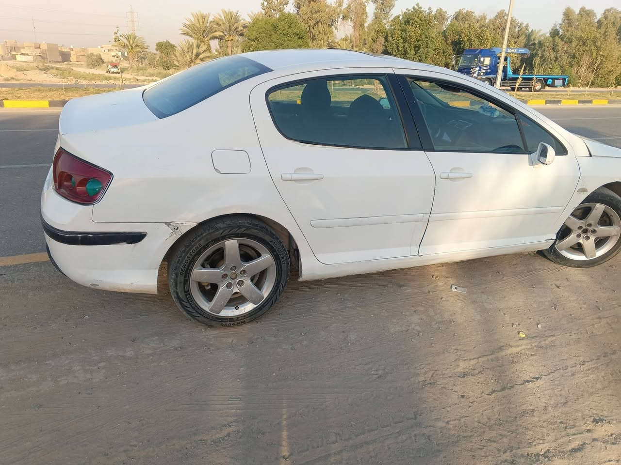 اخون بيجو فرنسي مكينه وكير ياباني ابو جف سياره جاهزه شرط قطره خياس ماكو  كشر نضيف حيل  شرط ترايك 200 تخم تاير جديد باتري جديد غرفته نضيفه شاشه كامره دواره حساسات خلفيه  مدور ثاني يوم مكينه بيه خيط بخار وحداديه تعبانه //*********** مكاني بابل  مروس بتكسي هم ترهم
