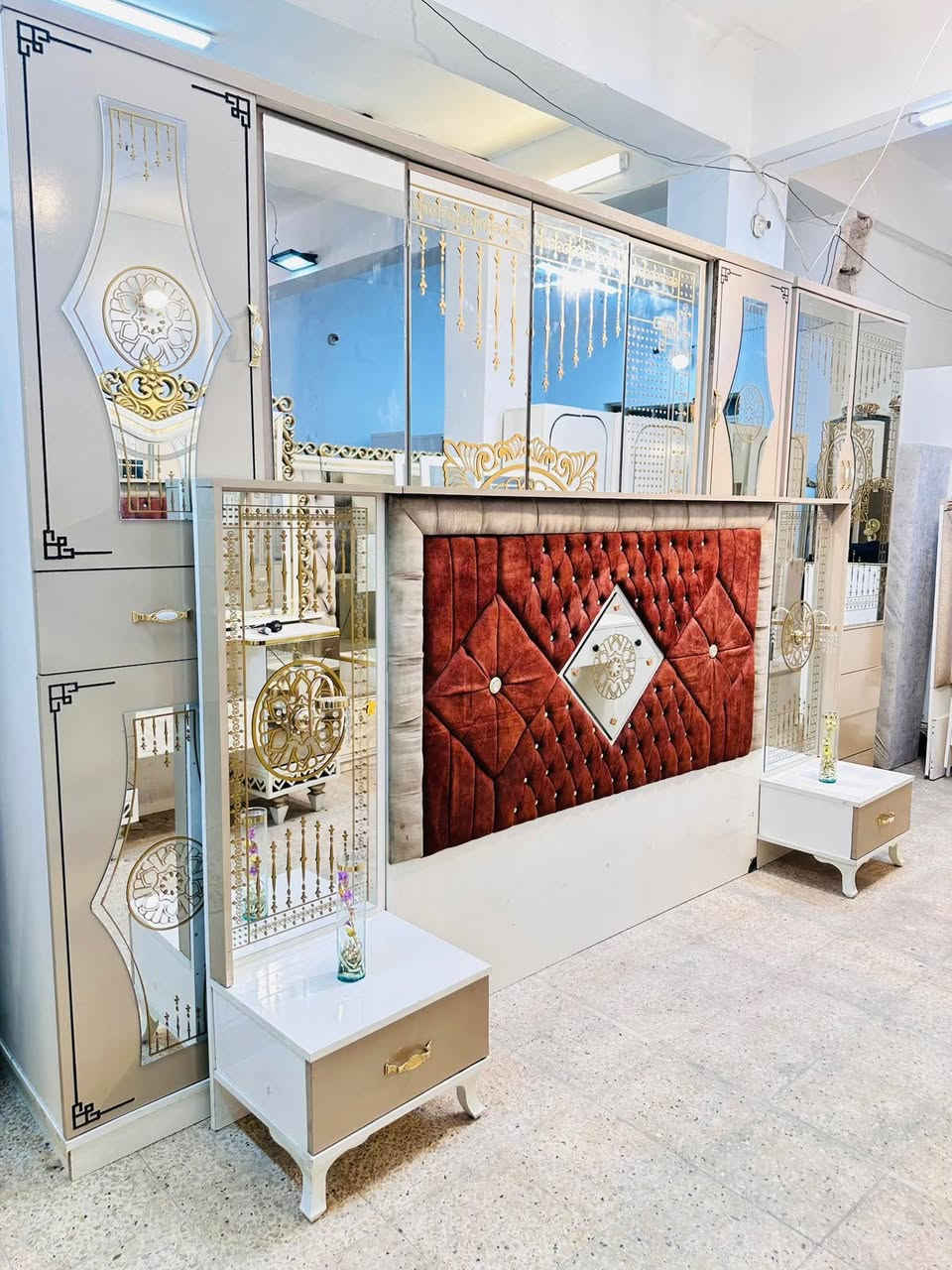 غرفة نوم تركي نضافه 80% 💯 مع كنتور ملحق 
لون مميز ضهر بلوك برغي وجوي حديد 7قطع
مع شد ونقل داخل بغداد مجاني


**إذا كنت صاحب هذا الإعلان وتريد حذفه لأي سبب، رجاءا أرسل رسالة إلى الدعم الفني**