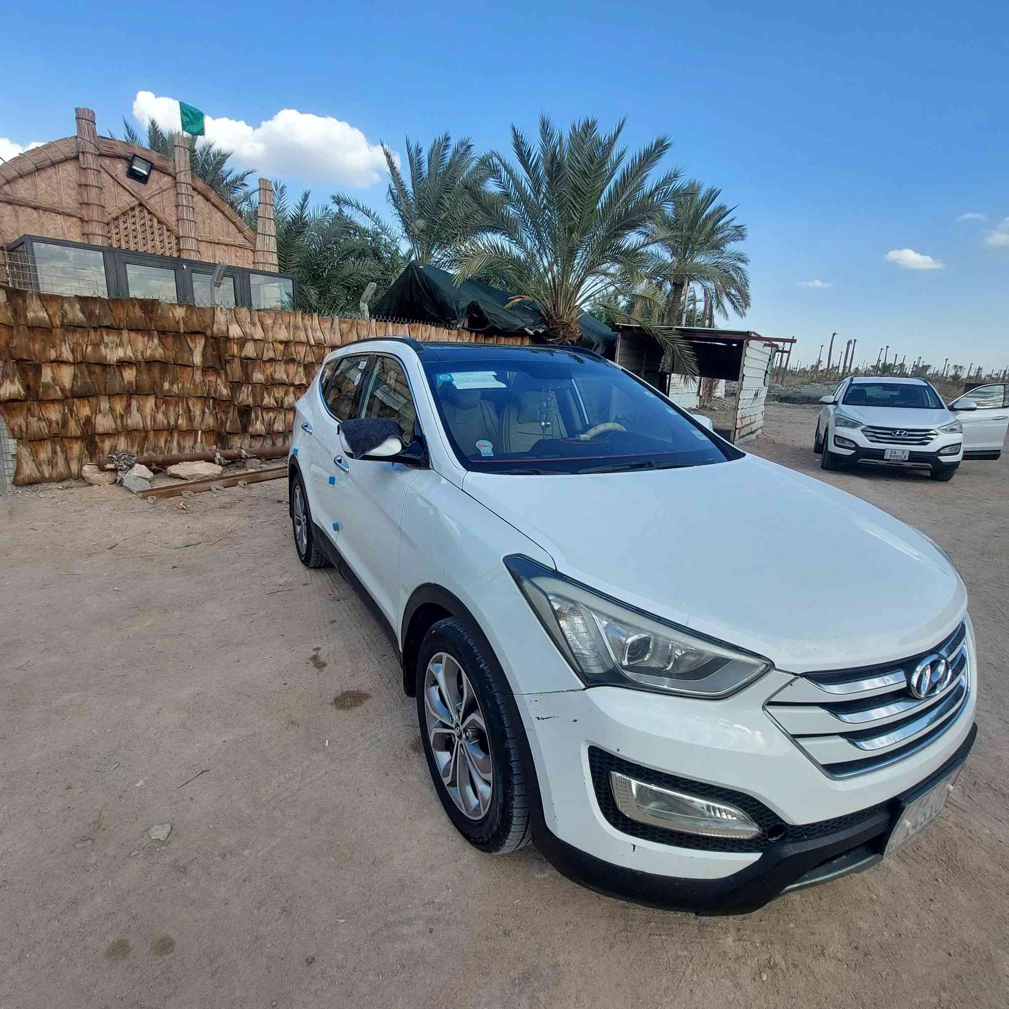 سنتافية خليجي  موديل ٢٠١٣ محرك ٢٤٠٠ دوش فول موصفات منوراما كشنات كهربائية حساس خلفي كامرات عدد ٢  اشاير بلمري مري شفط ٧ راكب رقم انكليزي تبريد ٣ قطع وتتفئة السنوية بسمي بيها جاملغ لليسر مع بابين صبغ واشوي تحت قبق البانزين اثر شخط ستوتة السعر ١٥٥ وبيها مجال للشراي العنوان بصرة رقم ***********
