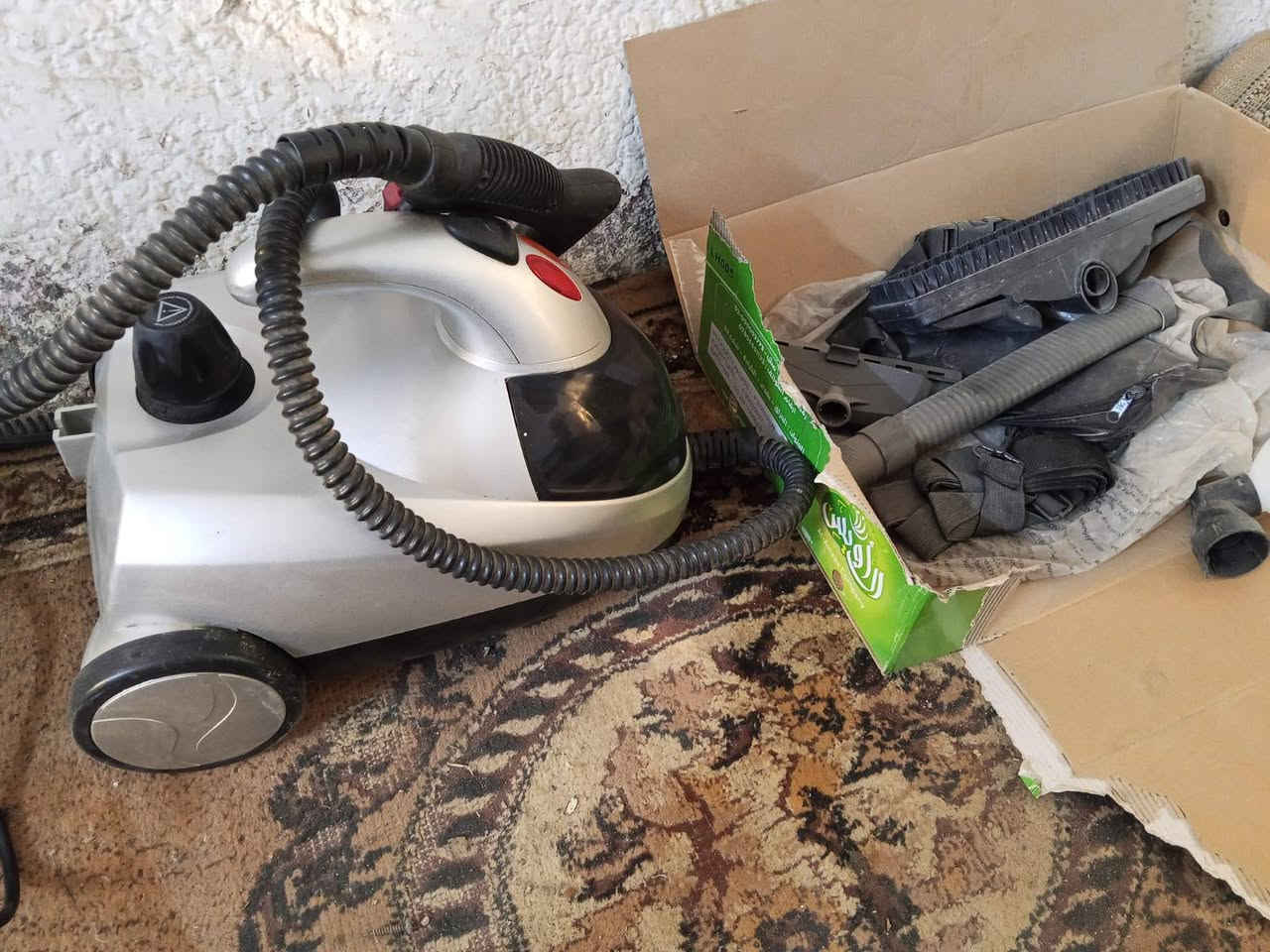 جهاز تنظيف بخاري لتنظيف السيراميك وتخم والسيارات بخار حار هيتر بكارتون جميع ملحقاته وياه للبيع شغال مابي اي نقص.


**إذا كنت صاحب هذا الإعلان وتريد حذفه لأي سبب، رجاءا أرسل رسالة إلى الدعم الفني**