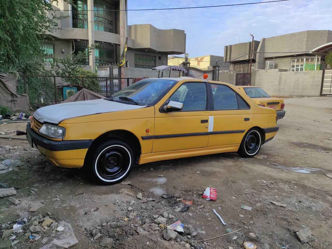 السلام عليكم شباب سياره للبيع بيجو 405 موديل 2009رقم بغداد انكليزي سنويه ل2027مشروع وطني مصفره هيئه وغرامات دواخل حلوه ونظيفه مكينه بيه خيط بخار  كير مكفول تخم تاير جديد كهربائيات كله شغال السعر 28وبيه مجال للشراي مكاني بابل مامتواجد عل فيس الخاص مغلق انتصال فقط هاذه رقمي‏‪0787 457 3306‬‏
