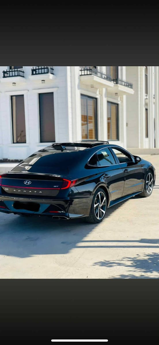 سوناتا 2023 فول مواصفات 
السياره ماشيه 16 الف مايل 
مواصفات السياره :
بنوراما ، بصمه 
تشغيل عن بعد ، بصمه ابواب
سماعات BOSE ، شاشه حجم كبير
شفتات ستيرن ، مثبت سرعه
تحديد مسار ، اوتو هولد
صندوق ذكي
كشن كهرباء ، كشنات جلد
هيتر كشنات ، هيتر ستيرن
رادار امامي ، نقطه عميه 
لايتات زنون ، بكلايت متصل
تبريد منفصل ، قطعتين تبريد خلفيه
السياره محرك 1.6turbo 
5 انضمات قياده
ويل حجم 19 كروم 
كامره خلفيه دواره 
السياره مرقم اربيل باسمي تريد تحويل او وكله 
حادثها ربع البوند صبغ
  و جملغ و باب مبدل بلادي نفس اللون
للتواصل 
*********** واتساب متوفر
مكان سياره عقره بين اربيل و دهوك اكر, نينوى
