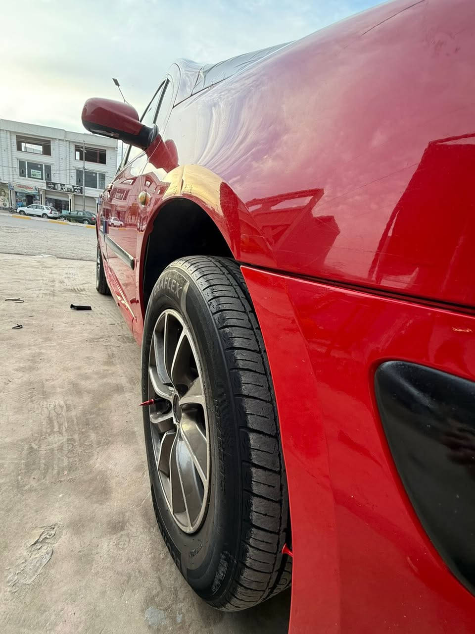 سلام وعليكم بيع فقط مكلف بلنشر لاتدخل خاص اتصل على صاحبها
بيجو 307 
موديل 2005 
سياره مابيها ايشي فقط قطعتين رش قبغ الجنطه وباب خلف السايق والباقي كله بلاد 
كير محرك تبريد خير من الله كلهن شغالات ومابيهن اي عيب سنويه بسمي جديده لحد سنة 2031 هزه وفحص جديد مسويها دفتر بانزين باقي فقط استلام هليام 
سياره كله علبلاد شاشة عطلات شغاله سويج بلادي وشغال قفل مركزي تحكم بلمري شغال نضام سبورت شغال نظام تزحلق شغال حتى سماعات الدشبول الفوك شغال بلادي وجك بلادي سياره كلها علبلاد وتايرات ويل كروم جديد شاشه ايبات
السعر55
***********
***********
