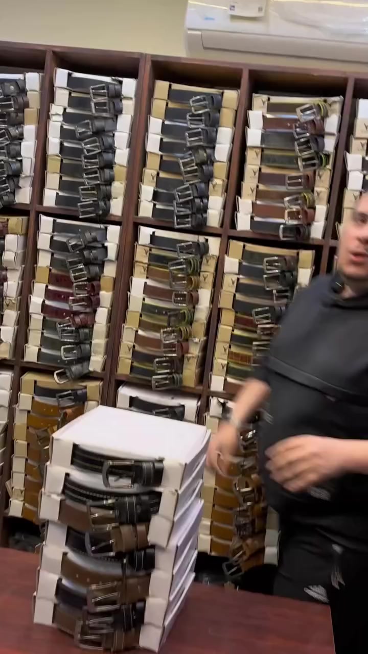 🔺شرفونا في مصنع الجزار للمصنوعات الجلديه 👌🏻
🔺 لتجار ومكاتب الجمله والمحلات فى مصر والدول العربيه🔥
🔺هنقدملك أحدث موديلات الجلد الطبيعى 2026😉🔥
📌كلاسيك ، كاجوال ، مطبوعات ، فاشون و اوفر فاشون ، اولادي 👌🏻🔥
((شحن مجانى لجميع المحافظات داخل مصر ))😉🔥
📌متاح شحن لجميع الدور العربيه 👌🏻💥

🔺مصنع الجزار بيضمنلك ثبات المستوي وجوده الشغل من أول قطعه لأخر قطعه 👌🏻🔥

🔺هتقدر تستلم شغلك بكميات و مواعيد مظبوطه 👌🏻

📌عنوان المعرض:(( 29 شارع عين شمس عماره الجزار، امام المصريه للاتصالات بجوار محطة مترو عين شمس))
📞01550576399
📞01050803324
📞01050322787
📞01029129849
🔺مصنع الجزار : مؤسسة الزكاة ، المنطقة الصناعية شارع الترول ،نزلة الدائرى،مؤسسه الزكاه

رقم التسجيل الضريبي ٣٥٨-٣٧٠-٦٣١
#الجزار_بورصه_الحزام_في_مصر
💥#والوطن_العربي💥


**إذا كنت صاحب هذا الإعلان وتريد حذفه لأي سبب، رجاءا أرسل رسالة إلى الدعم الفني**