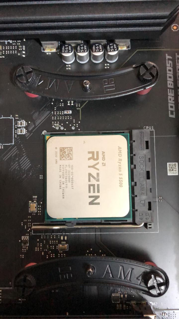 السلام عليكم 🌹
كومبو كامل 

المواصفات بالصور 

البورد نقص اريل واي فاي وبلوتوث 

الرامات 3200-3000 

السعر 300 الف مجالهن بسيط 🌹🌹

بغداد المشتل 
***********
