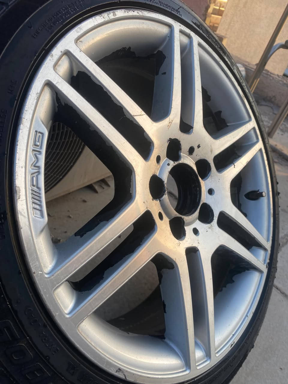 السلام عليكم ويل وتاير جامبو ٥٠٠ حجم ١٨
السعر ١٥٠ $
مكاني : الكاضميه 
للاستفسار : ***********
