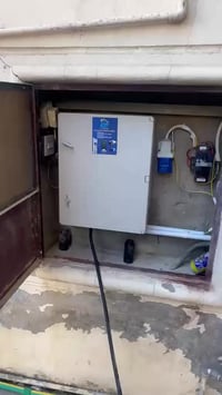 من اعمال كادر التنصيب  تم تجهيز وتنصيب  شاحن ٣٢ امبير  لسيارة جيتور g7...