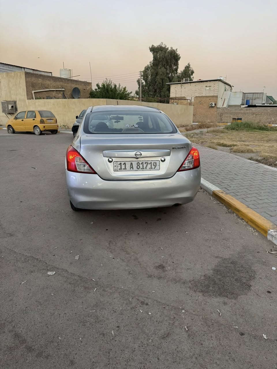 للبيع نيسان سني هندي ٢٠١٣لسيارة جاهزة من كلشي رقم بغداد بسمي هزة جديدة كير مكينة تبريد خير من الله منظومة زنون اصلية لسيارة بيها مكانات صبغ ابيع احزام السعر ٧٣ وبيها مجال جداً بسيط مكاني بغداد الدورة تقاطع المصافي للستفسار ***********
