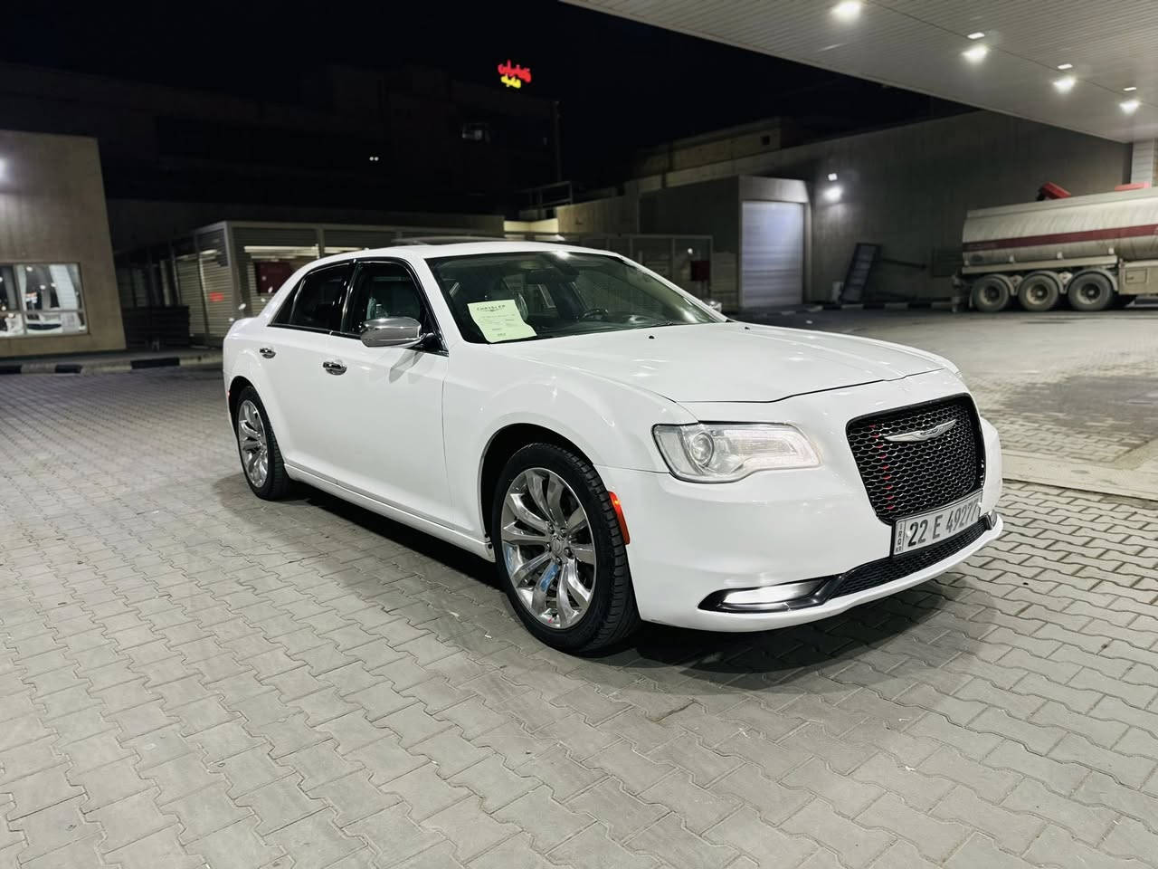 السلام عليكم
أوباما 2016 أصل رقم اربيل 

وارد امريكي داخلة كلين هنا صار بيه قطعة تبديل 

مكينة3,600 V6 تو ويل 

رقم أربيل الدولي سنوية جديدة ولوحات دولية تحويل + وكالة 

فئة الـ C LIMITED فووول للأخير:

فتحة سقف بانوراما 

تحكم ستيرن جهتين 

ستيرن كهربائي 

خزن ميموري وضعيات جلوس 

تدفئة تبريد مقاعد امامية -تدفئة مقاعد خلفية - بردة خلفية -هيتر بالمري 

هيتر ستيرن -مري قلاب -تشغيل عن بعد 

 

السيارة جاهزة  ومابيهة نقص برغي

( السعر ٢٢٥ ورقة وبيه مجال للشراي)

مكان السياره بصره معقل 

اتصال او واتساب 

***********
