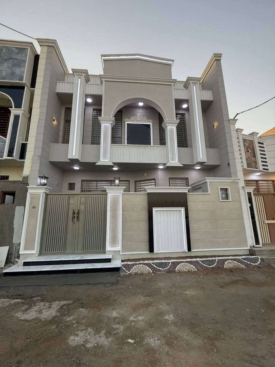 ديكورات وًاصباغ مسلم رحيم بخدمتكم انسب الأسعار و ضمان حقيقي ***********
