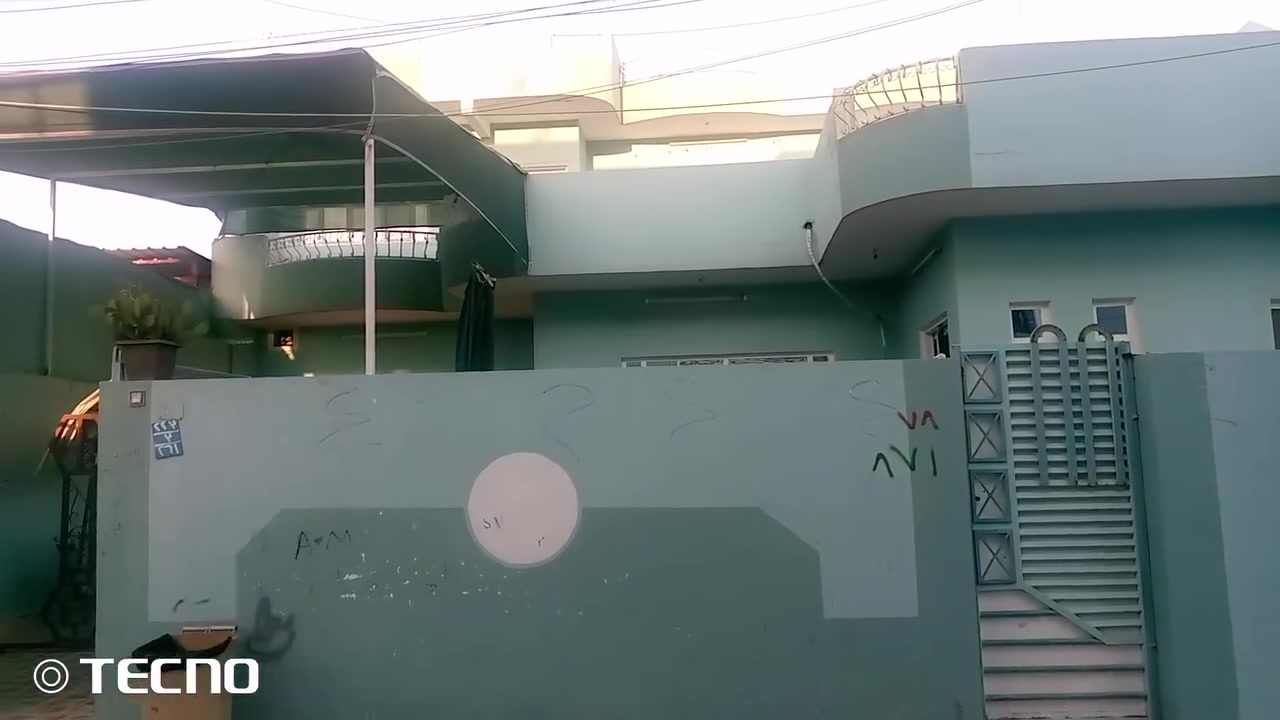 دار معروض للبيع قطاع الأول بناء طابقين مساحه 265
***********
