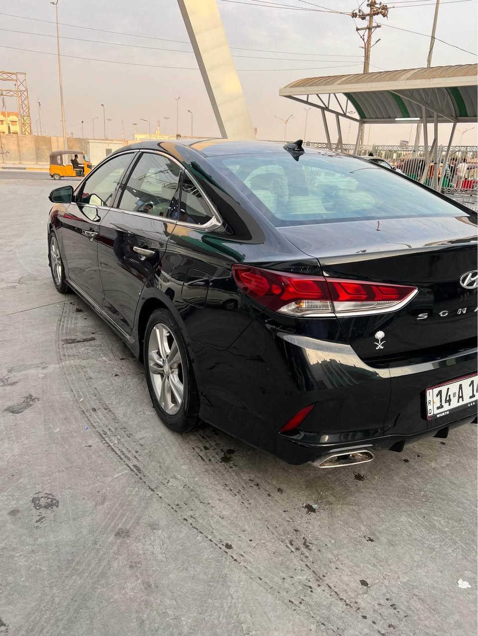 هيونداي . سوناتا . 2018
---
سوناتا 2018 للبيع
مواصفات سبورت رياضي
وارد امريكي
حادثها جاملغ أيمن وبنيد بدون لحد او شواصي
والجاملغ الايسـر شوي بي بارد راجع
ماشية 100 الف ميل

⚡️فتحة

⚡️بصمة + بصمات ابواب

⚡️دواخل كاربون فايبر

⚡️تحكم ستيرن

⚡️بصمة صندوق

⚡️ستيرن حرف D + شفتات ستيرن

⚡️بجم منظومة زنون

⚡️بلوجكتر لد اصلي

⚡️كامرا خلفية

⚡️شاشة كار بلي كبيرة

⚡️3 انظمة قيادة

⚡️كشـنات تدفئة

⚡️كشنات جلد كريمي اللون

⚡️كشن كهربائي

⚡️رادار جانبي

⚡️دبل صالنصة

⚡️شاشة اعطال

⚡️محركها 2400 GDi
---
ملاحظات إضافية:

كلة تبديلة دهن الاصلي مالها وبانزين محسن

تخم تايرات جدد 
منظومه تبريد جديد كوري 

ربع دينار ما تصرف عليها

وعلى الخير عل ياخذها

السيارة رقم بصرة الجديد ومميز  تحويل مباشر ثاني يوم

السعر :   130

للاستفسار: *********** Singapore
