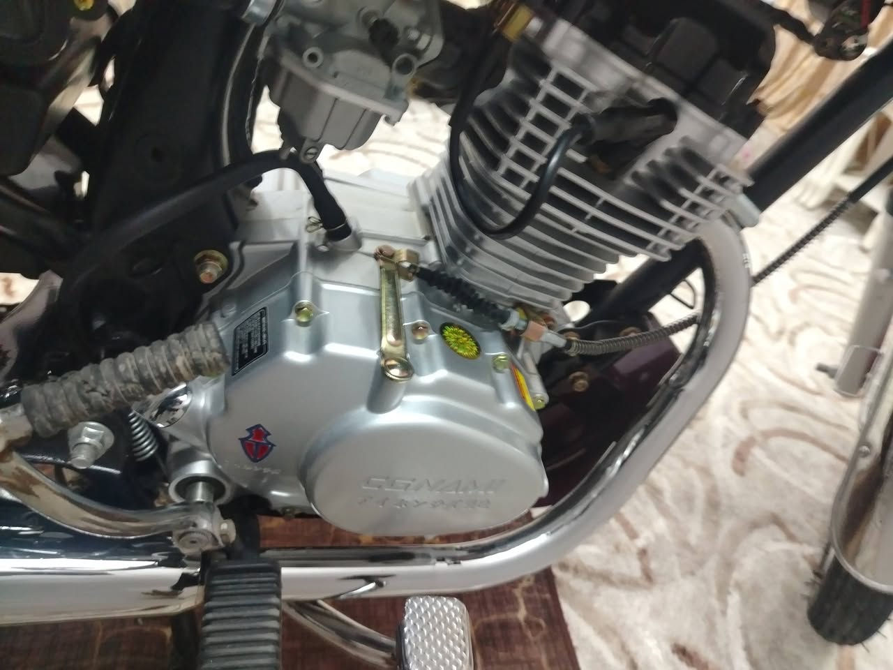 سلام عليكم شباب دراجه سيجي نامه ام حربه تعميره كله جديده ما صاله سبوعين من تعمرت غراض كله اصليه من لبصره من محمد تقي دراجه أوراق اصولي لشاصي موديل٢٠١٠  اصلي وكيله بشارع بغداد بلعماره تنباع بدون نزال عدي سله ستيل وياهه تنباع لمكان ميسان الماجديه لشراي يجي خاص *********** لسعر خاص
