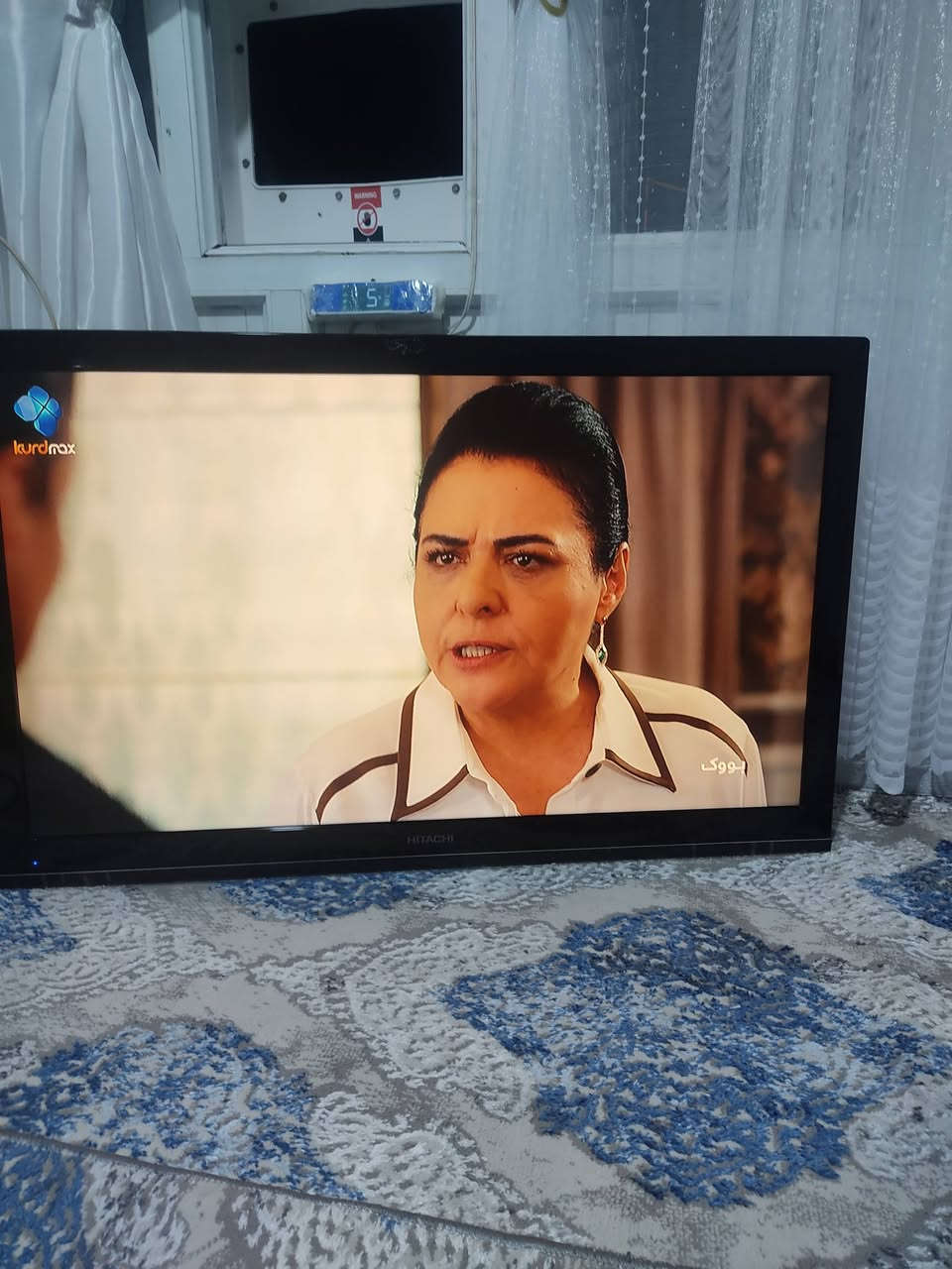 ئەوtvیە  شاشە ٤۳  مارکەی هیتاشی یابانی لۆک لۆکە بەشەرتە هیماڵی خۆمە شوێن چوارقوڕنە ***********
