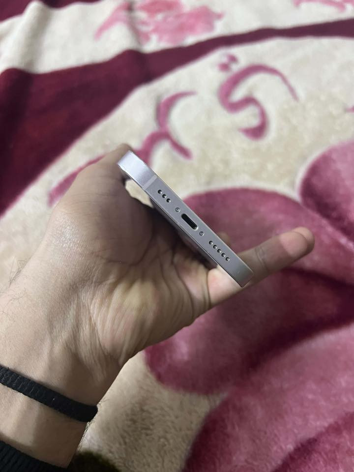 ايفون 13 عادي بطاريه 91 الجهاز شرط ما مفتوح تك سيم ذاكر 128 السعر 425 شراي اتصل عل رقم او راسلني واتساب ***********
