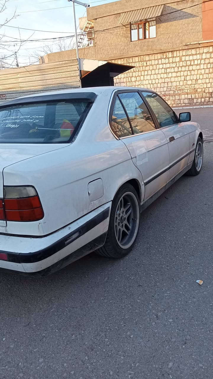 بیئیم بۆفرۆشت مودیل 1993 بەشەرتی گێرو مەکینە بەشەرتی ئاڕمو ئەولیات ئاڕمی بلاستی هەولێرە بەس بەشەرتی غرامە نایدەم  سەیارەکە زۆر جواو پاکە سعر 38 گەلاو مەعامەلا  شوین سلێمانی  
***********
