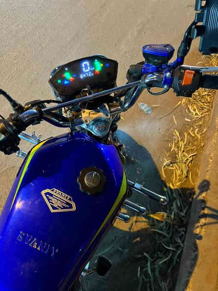 السلام عليكم 
إيراني سيفان موديل 2025
مكينة 200cc
دراجة جديدة مكفولة كفالة عامة 
رماش زنون 
يجي وياها دهن موتل المعرف لايعرف 
الصينية والبراغي كاملات وياها 
السعر800وبيها مجال 
رقمي ***********
