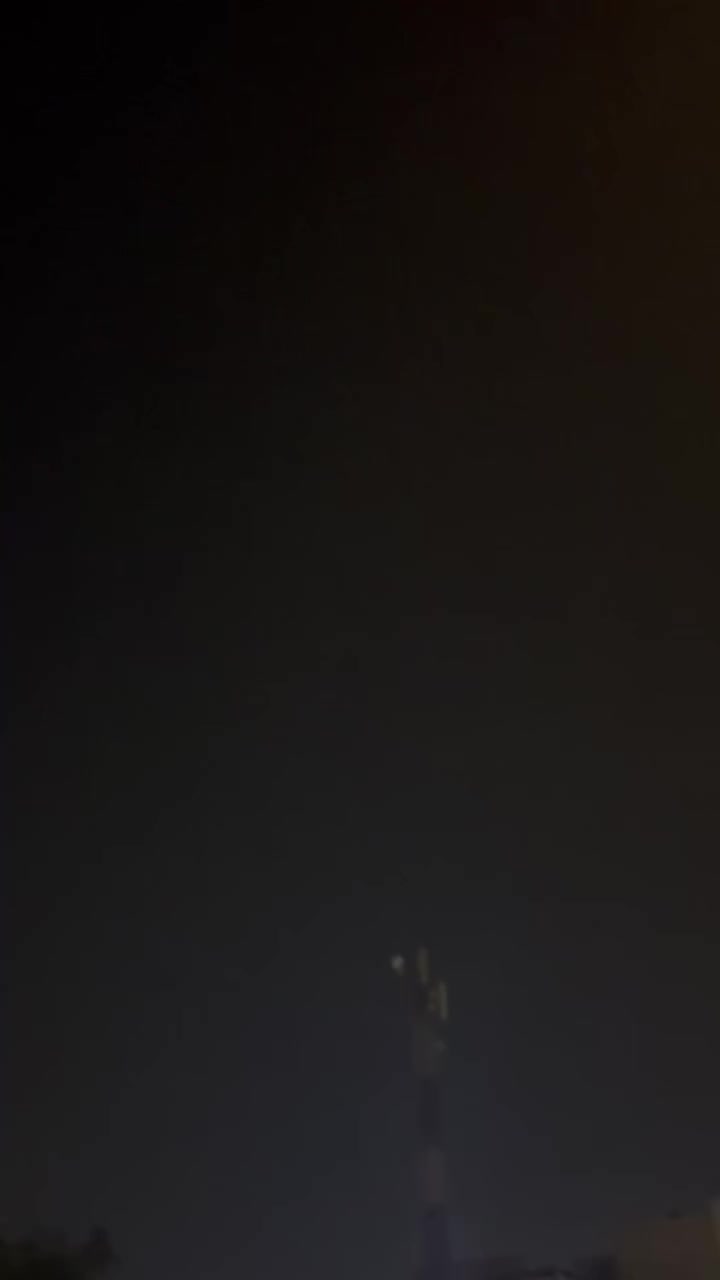 سلام عليكم بيجو بارص موديل2015 السياره مكينه وكير وشواصي وصدر كوله مكفول السياره بيه بس الجاملغ الوره ول جاملغ الثاني بس الهلال تبريد شغال بس منقص غاز تخم تاير جديد السياره بسمي تحويل ثاني يوم مكاني بغداد المحموديه الستفسار هاذه رقمي مامتواجد فيس متواجد واتساب ***********
