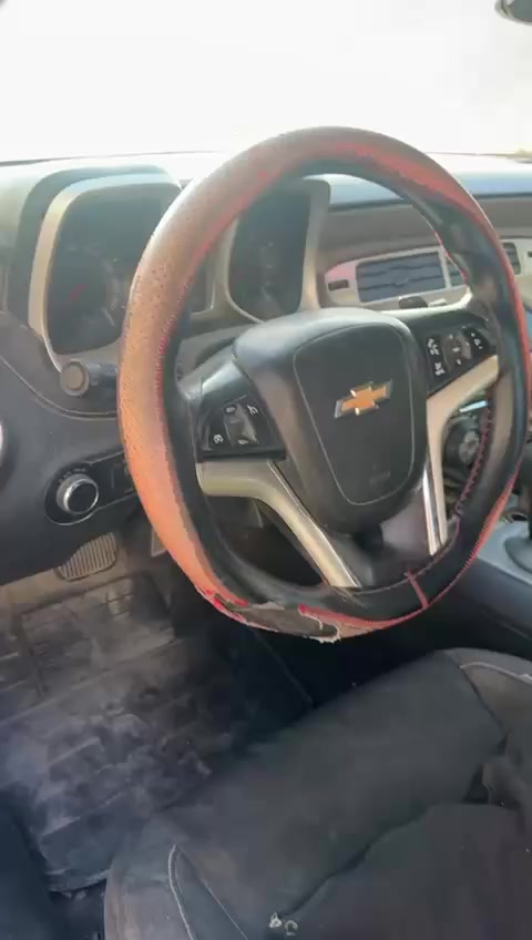 السلام عليكم كمارو 2013 مصبوغه عام سابقن مكينه جديده نقصهه كير ميعشق بيهه تصليج بالشواصي الأماميه بس ما بيهه كص ابد أكفلك شرعيات وتحويل والكص سعرها ٥٥ وبيهه مجال العنوان البصره الأصمعي الجديد الرقم  ***********
