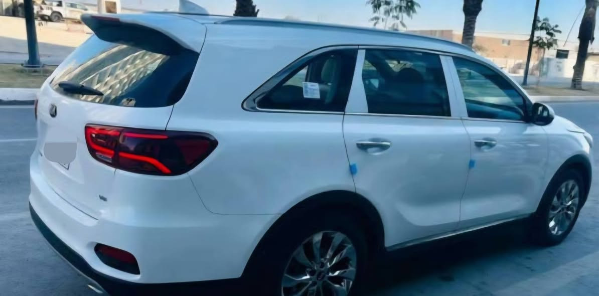 سلام عليكم 
سورنتو 2020 السياره مال اقصاد صاحبه ما يسدد ابيع بدون ارقام كفاله عامه شرط الفحص السياره فول مواصفات للخير بانو رامه بصمه بردات خلفيه ثلاث قطع تبريد السياره فول من الاخير محرك 6v 
العنوان:البصره 
رقم : ***********
