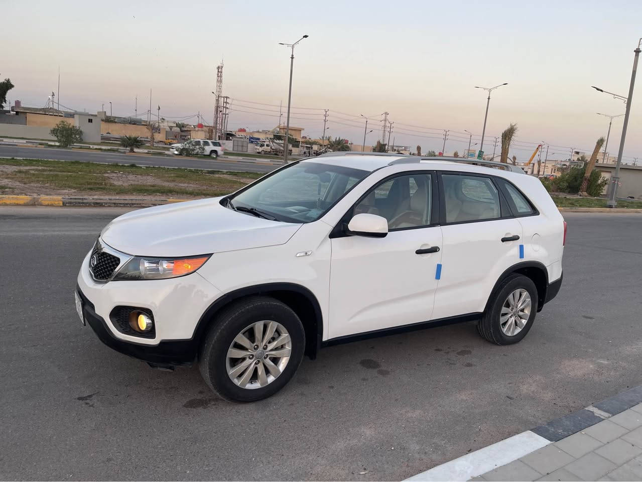 السلام عليكم ***********
كيا سورينتو 2012 خليجي 7 راكب
مكفوله عدا مكانيني بسيطات رش صبغ اثر طخات بسيطه والباقي مكفول 
السياره جاهزه وجديده 
محرك 4 سلندر 2400 مكفول 
حداديه امامي وخلفي جديد 
وتخم تاير جديد 
تبريد قطعتين ثلج 
تدفئه شغاله 
السياره جاهزه ونضيفه 
مكاني البصره ابو الخصيب مهيجران 
سعرها 138 بي مجال قليل 
*********** ابو الخصيب, البصرة
