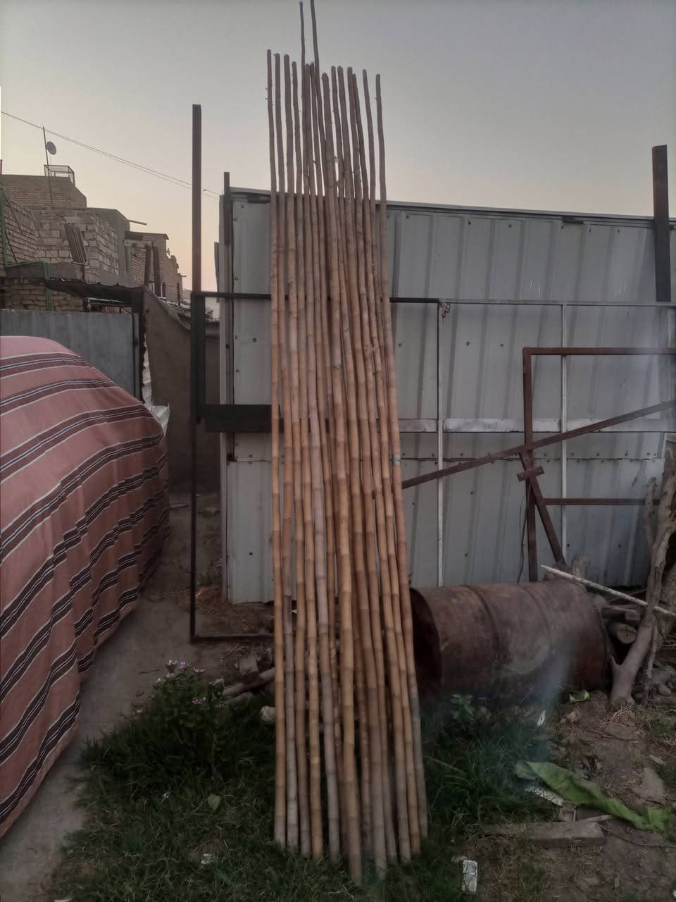 السلام عليكم خير زرانات للبيع الطول 4.5 العدد 20 خيزرانه بابل الهاشميه للاستفسار عن الرقم ***********
