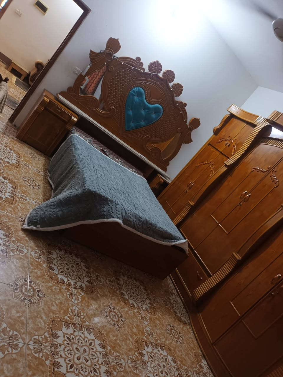 غرفه نوم للبيع بعد جديده مكان المقدايه ***********
