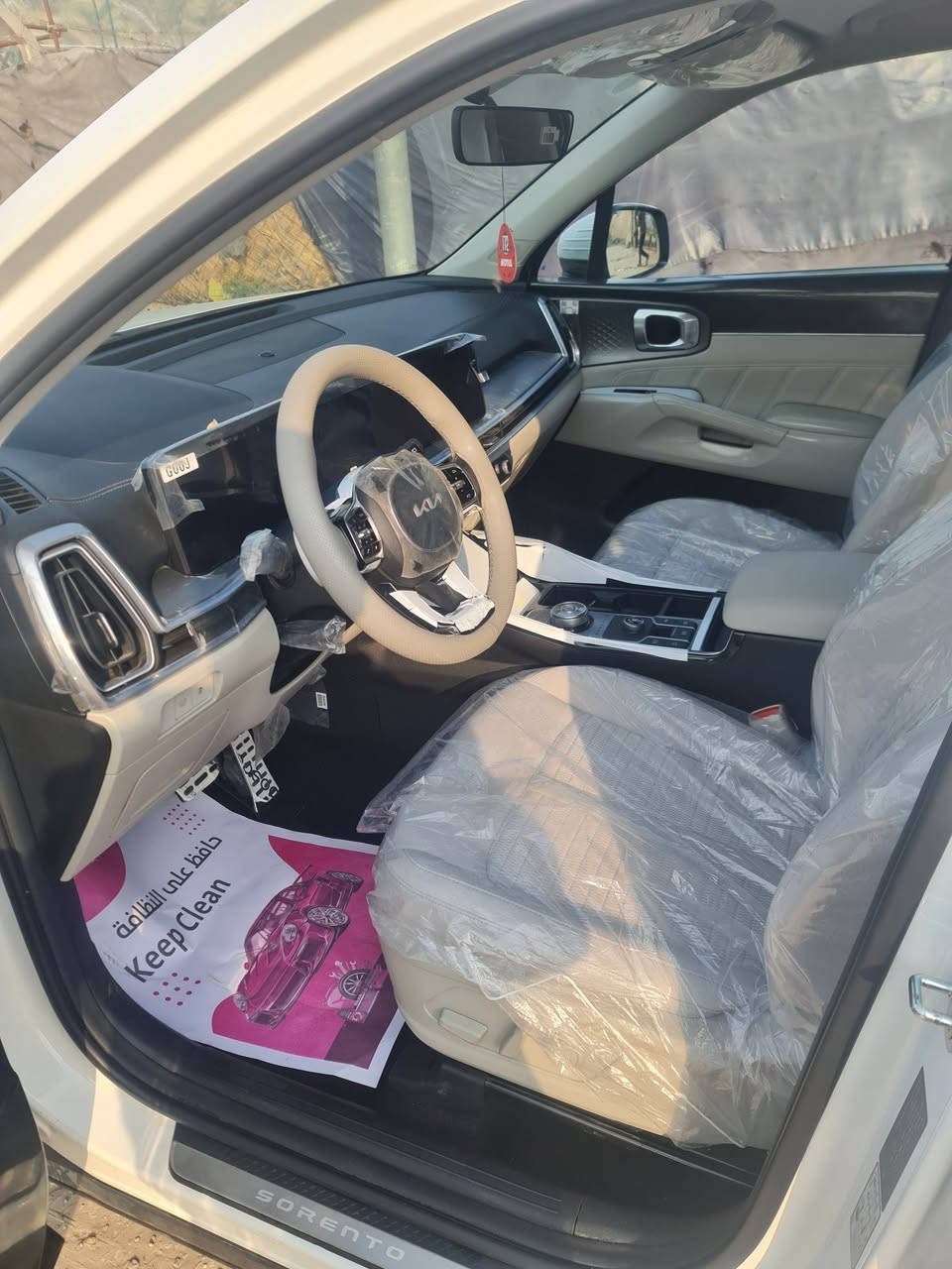 السلام عليكم ورحمة الله وبركاته 
سورنتو 2024 خليجي رقم بغداد باسمي 
ماشية 9 الف على وضع الشركة
مواصفات 
6 سلندر 
حساسات أمامي خلفي 
جنطة كهرباء
كشنات كهرباء 
بصمة ابواب 
مري قابله للطي
بك لايت LED 
تبريد 3 قطع 
7راكب 
4انضمة قيادة 
تحديد مسار 
بصمة تشغيل عن بعد 
انارة محيطية ليزرية في الداخل متغيرة حسب رغبة 
بردات خلفية 
شاشة ابل كار بلي 
نفيكيشن نضام خرائط وتحديد موقع 
لايت زينون عالي ناصي 
وبعد بيهه مواصفات هواي
السعر/ 320 ورقة 
***********
مكان السيارة نجف الاشرف
