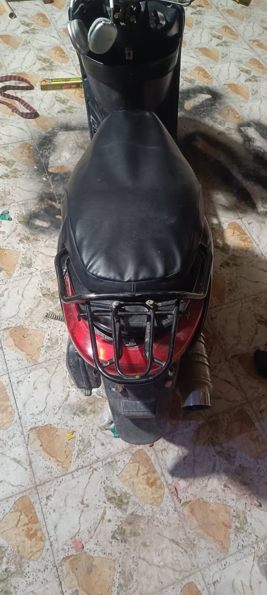 سلام عليكم اكزز تريت للبيع 
دراجة مثل منكول مال لعب😂
الدراجة اذا مو نكرة مرجوعة 
بيهة صالنصة رياضي مكينة مفتوحة مرة كهربائيات شغالة سعر 700 وبيهة مجال للطيبين
مكان كربلاء بوبيات واتس 
***********
