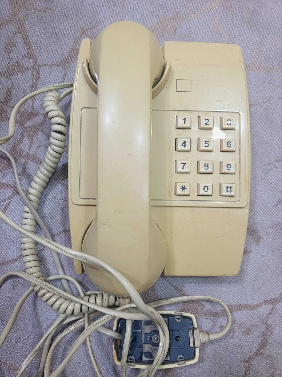 السلام عليكم ورحمه الله وبركاته انتيكات كولهن قديمات السعر اتصل على رقمي ويوجد توصيل لكل محافظات العراق وهذا رقمي للتواصل ***********
