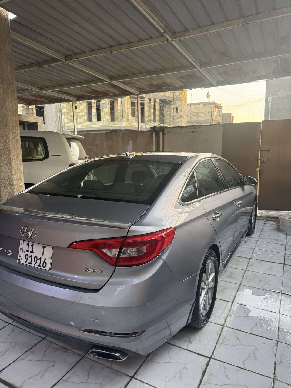 السلام عليكم
سوناتا 2015 
رادار جانبي 
شاشة
تدفئة كشنات
منضومه غاز
مكينه جديدة لا تبخير ولا تنقيص
حادثها جاملغ السايق صبغ فقط
سعر 125 
رقم ***********
