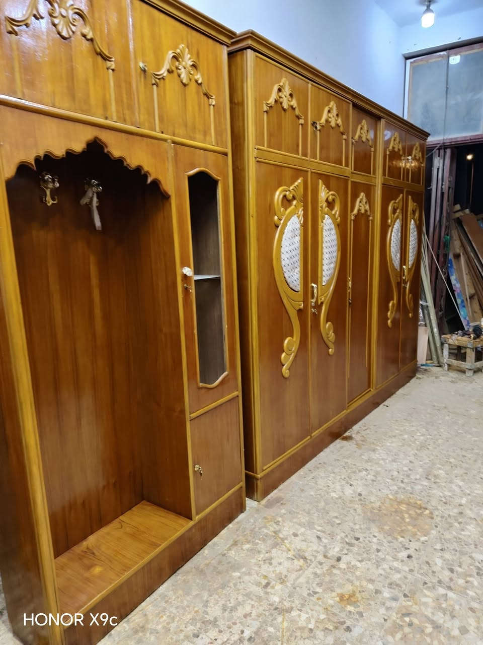 السلام عليكم غرفه كامله ام الخمس بيبان شغل درجه اولى تسكام غرفه كامله وجاهزه اي نقص ما بيها الوجه صاج خمسه ملم موديل حديث نظيفه كلش الغرفه اضافتها 100% كلها صاج 5 ملم داخلها صاج 5 ملم غرفه درجه اولى السعر 1050 شامل الشد والتوصيل مجاني داخل النجف وبيها مجال للشراي قليل *********** مكاني نجف ناحيه الرضويه
