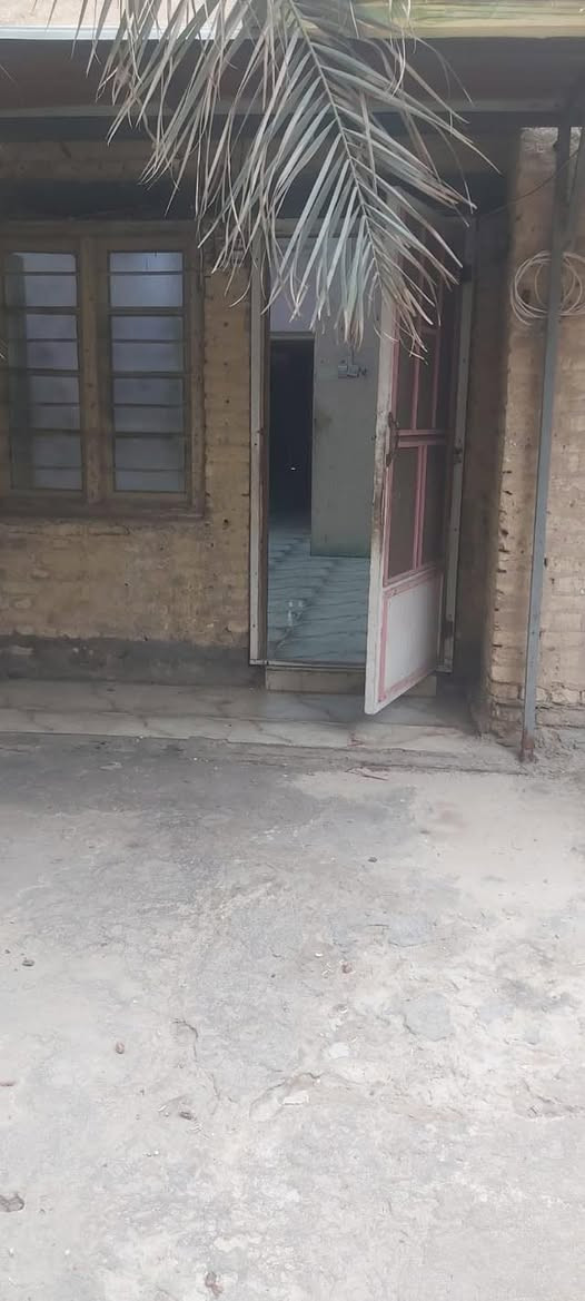 بيت للايجار في المعقل يحتوي 4غرف وصاله ومطبخ ومشتملات وحديقه خلف البيت السعر 700 الف قفل شامل الماء والكهرباء
واتس ***********
