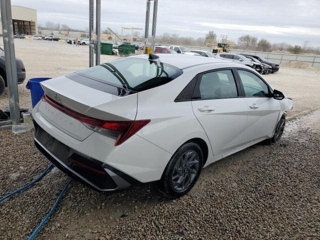 السلام عليكم
النترا ٢٠٢٤ امريكي رقم ذي قار حره بسمي مداور ثاني يوم 
صور الحادث بالمنشور 
١٨٠ وبي مجال 

***********
