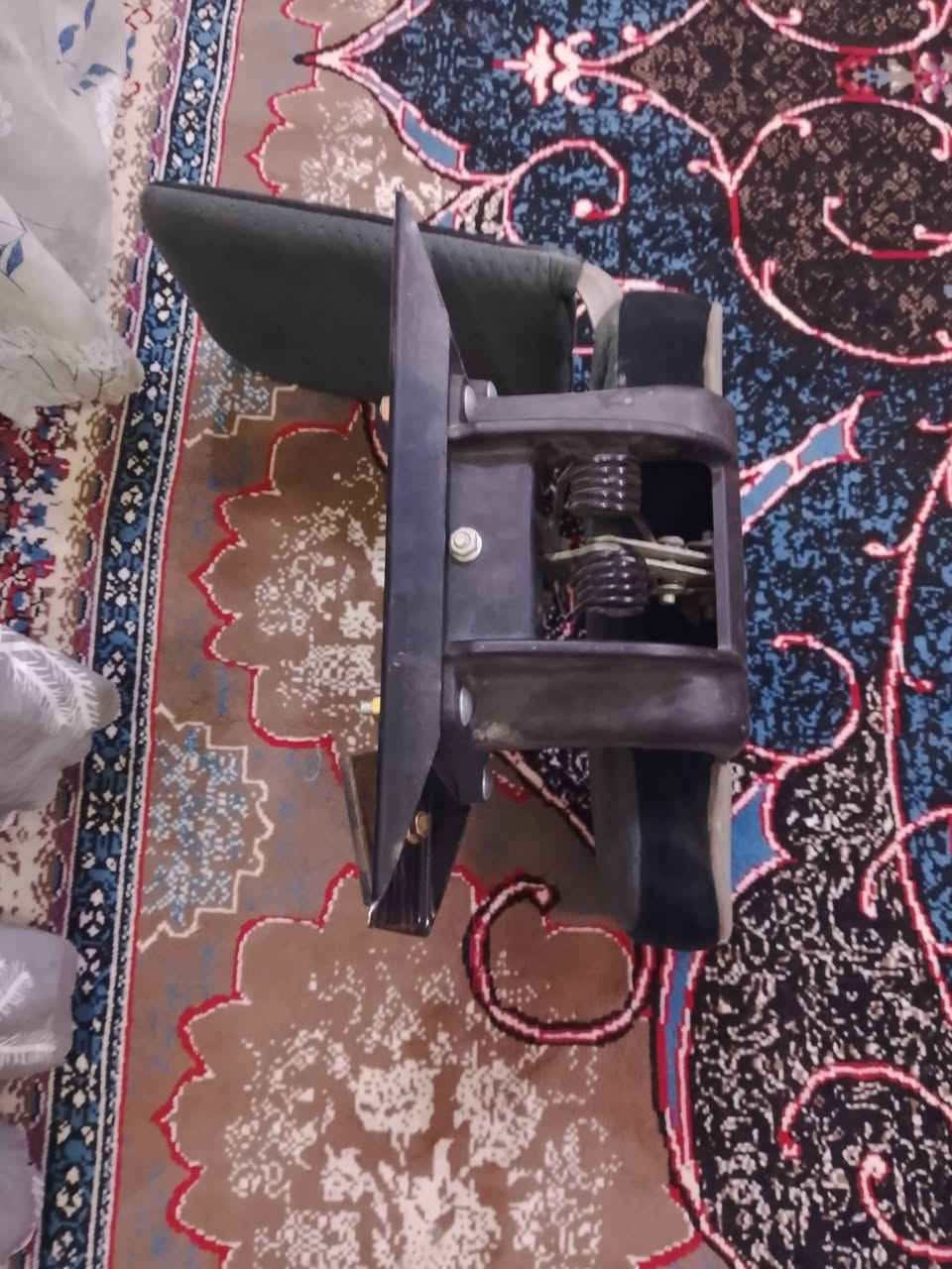 السلام عليكم عندي كرسي للبيع قلابي
هايس ام بوز السعر 125 بيها مجال العنوان بصره سجن حمدان الرقم *********** اواتساب
