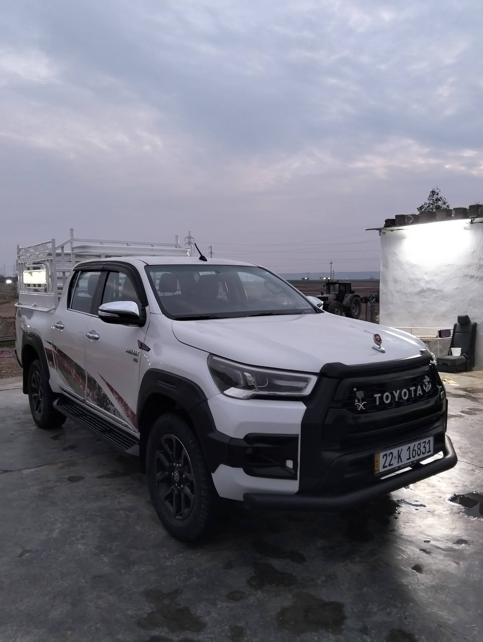 سڵاو خواتان لێبێت ماشاءاللە شێرە سپی بۆ فرۆشتن مەرزیە مۆدیل 2018  v6 TRD پارچە رەشە سیارەکە زۆر پاکو جوانە نرخی 230 وەرەقە بۆ زانیاری زیاتر پەیوەندی بە خاوەنە کە بکە ***********
