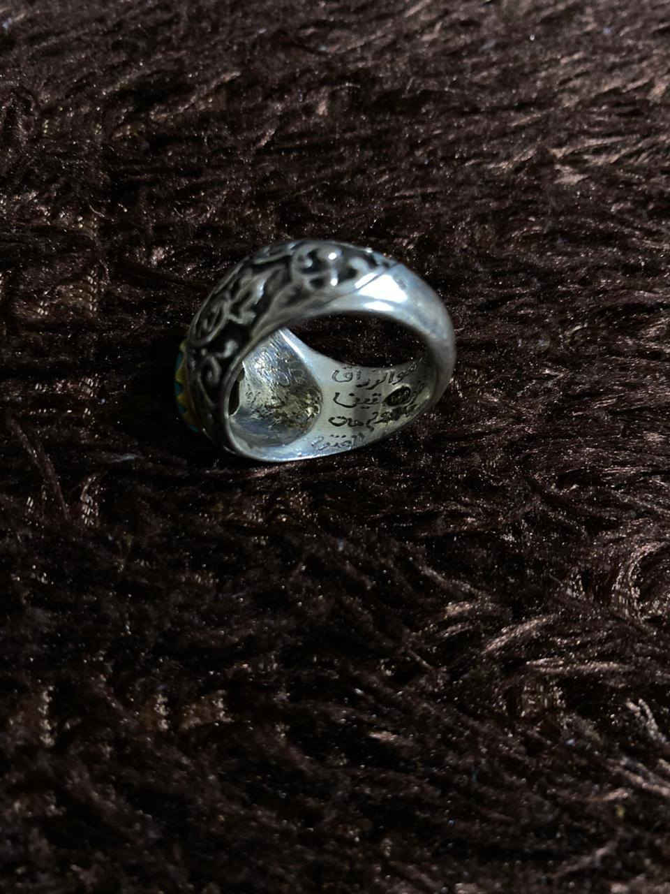 السلام عليكم ورحمه.رمضان كريم وصيام مقبول انشالله .قطعة من العيار الثقيل بصياغة قديمة ...
متوجة بحجر فيروز نيشابور لبة صافي جدا لون سمائي ابداع.
مختوم بآيات قرانية مباركة ....( اية الرزق.ـ واية. ربي لا تذرني فردا وانت خير الوارثين ) مؤرخة بسنة ١٩٩٥  قلم زن 
هدية الخاتم ٣٥٠$ اي ستفسار خاص


**إذا كنت صاحب هذا الإعلان وتريد حذفه لأي سبب، رجاءا أرسل رسالة إلى الدعم الفني**