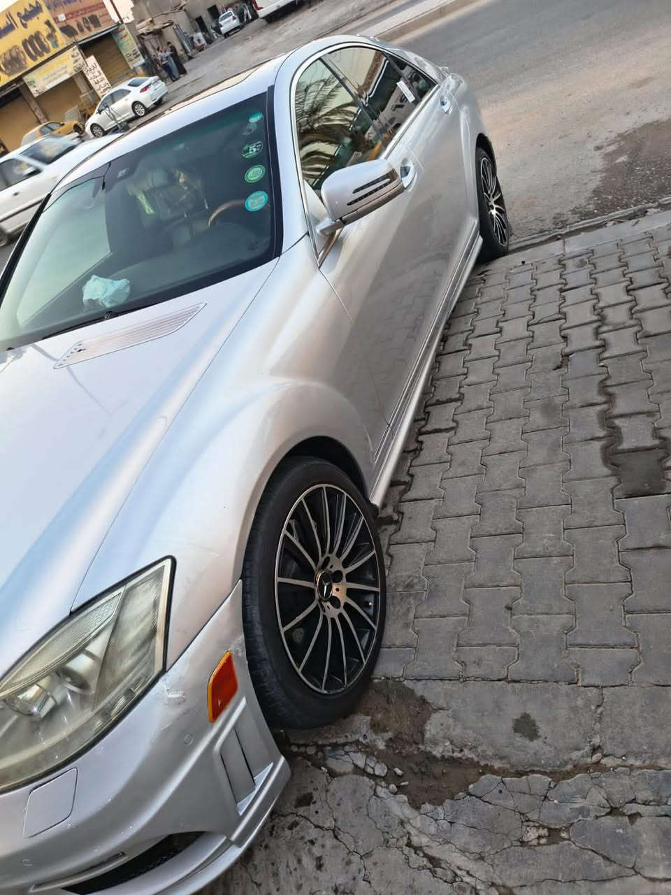 السلام عليكم مارسيدس s350 AMG  موديل 2008 محدثه2013 بجم فقط
6 سلندر بانزين فول مواصفات الاخير جوبلسات
ببيان شفط 
بيها قطعتين فقط
 البيع او للمراوس 
***********
