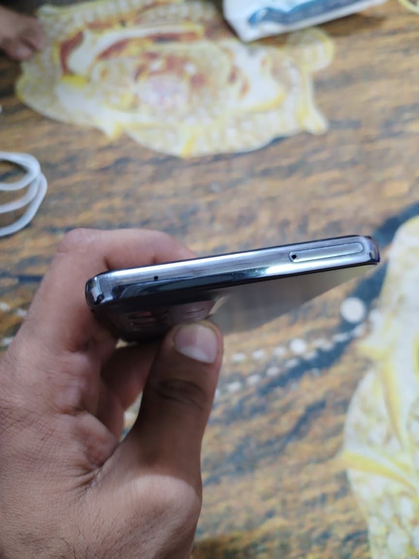 للبيع تلفون سامسونك A73 G5 اخو الجديد 
مواصفاته كلش حلوه قريب على اس 23 الترا حته شكله قريب 
بطاريتهكلش حلوه 
شحنه يدوم يوم ونص او يومين 
ذاكرته 256 كيكه
كامرته كلش حلوه ويفيد بل تصوير 
تعليك ما بي مستحيل يعلك 
ببجي كلش حلو بي بدون تعليك 
تلفون عليه الاعتماد بس محتاج وراح ابيعه 
شاشته واضحه التلفون ما داخل تصليح بعده اخو الجديد مع الكارتون والوصل 
تلفون كلش حلو ومرتب اخذته ب700 حته الوصل مالته بعده وحتاجيت ورايد ابيعه 
سعره 425 الف وبي مجال حك الجيه 
اي استفسار واتساب 
(***********)
