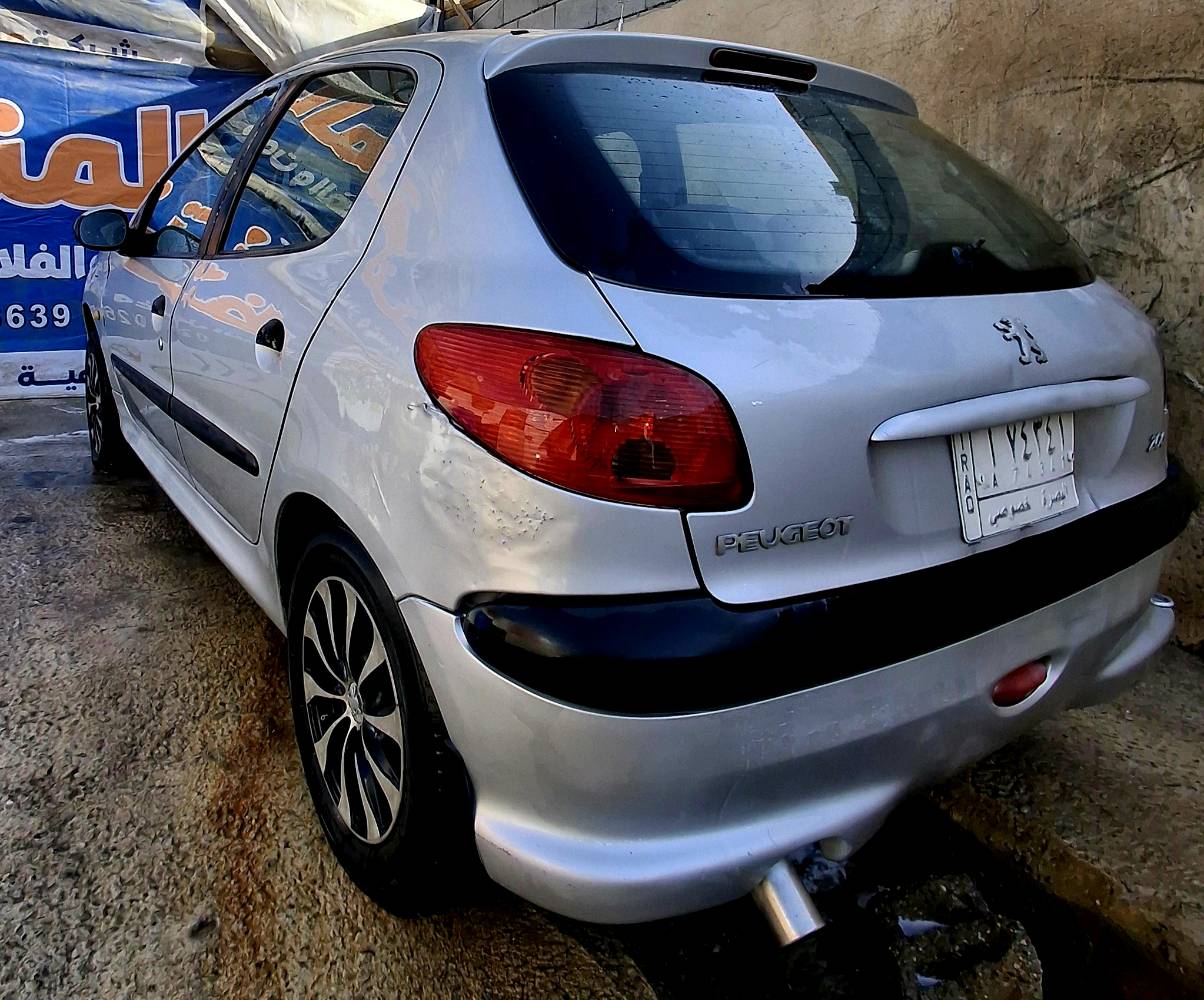 بيجو فرنسي ٢٠٠٩ هاشباك جاهزة  محرك بلاد ١٦٠٠ رقم بصرة تحويل ثاني يوم سنويه مامنتهيه 
كله شغالة حداده بلاد تخبل سعر٣٩ بيه مجال 
مكاني بصرة ***********